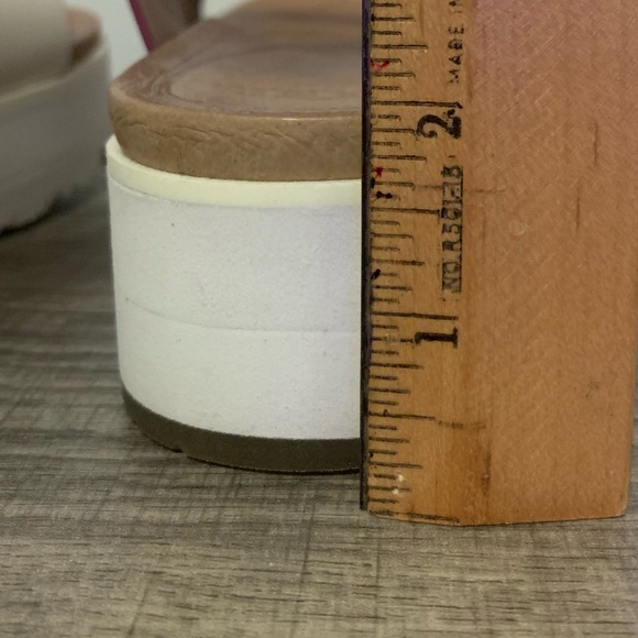 Ugg. Hanneli Platform Sandals. 9.5 White with pink stitching. Gently used. - Picture 5 of 14